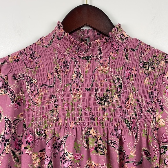 Cure Pink Floral Blouse. Size Small - Picture 3 of 8
